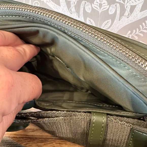 *NWT* Tory Burch Virginia Nylon Belt Bag Olive Green - Picture 9 of 17